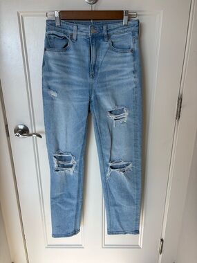 American Eagle Mom Straight Jeans